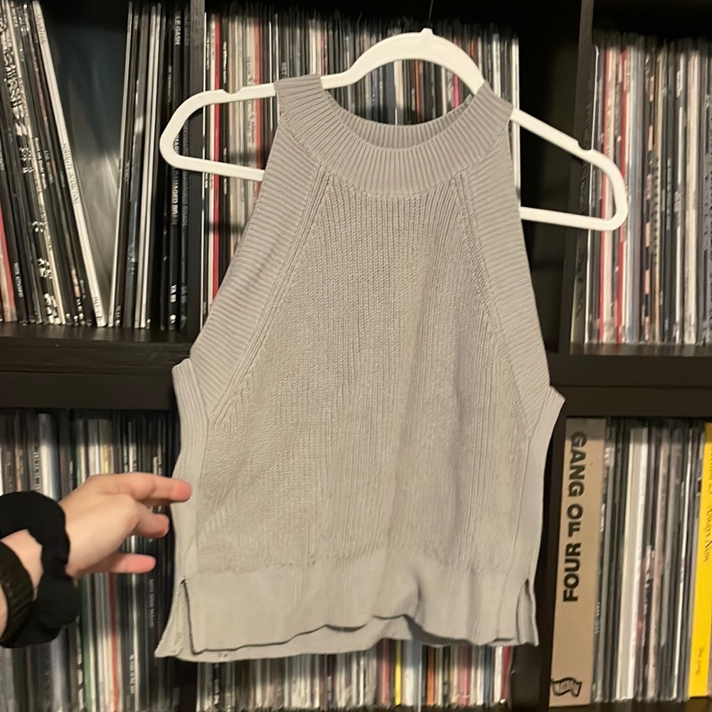 Aritzia sweater tank (Wilfred) M